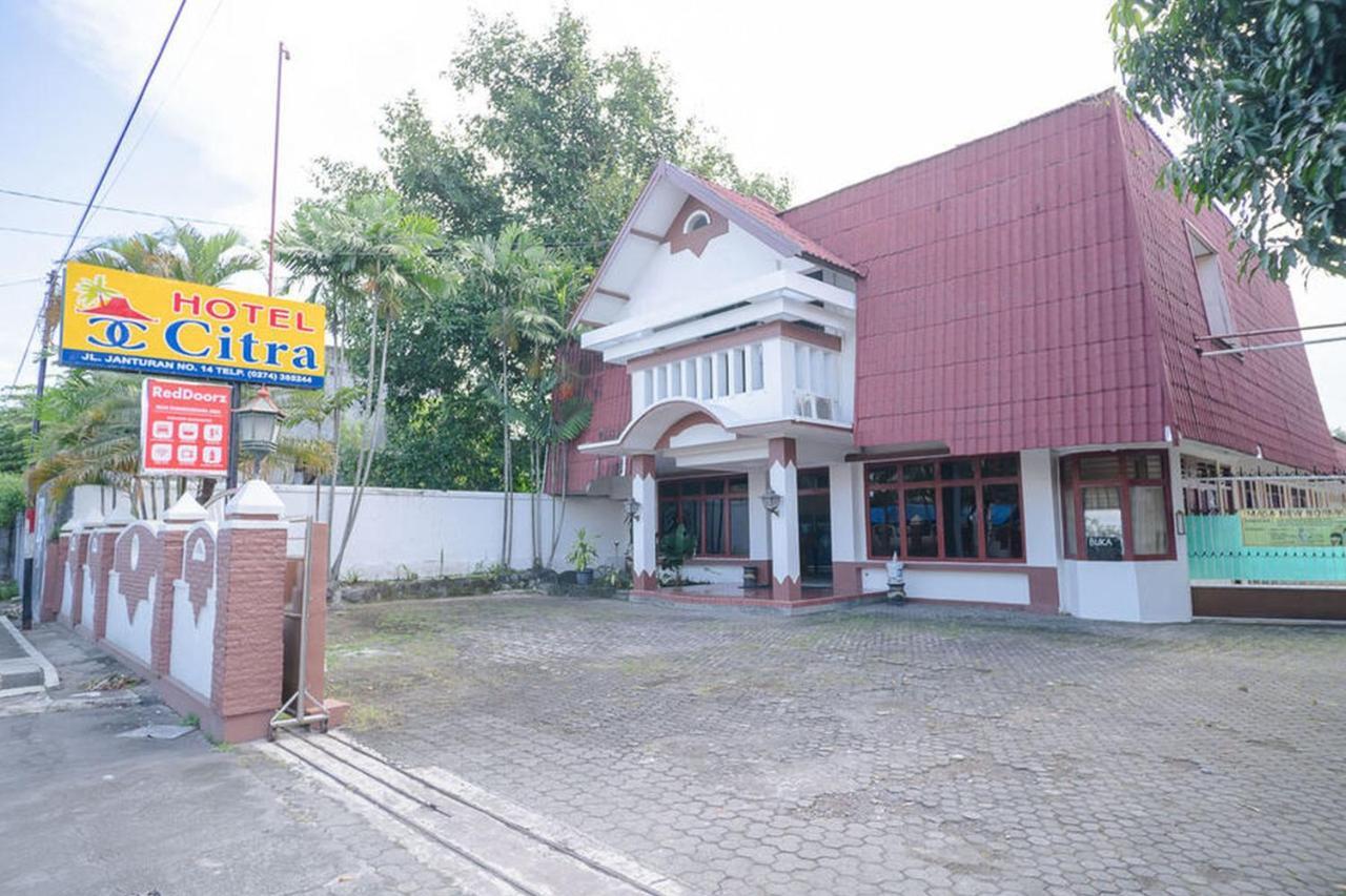 Reddoorz Near Kampus 3 Uty Yogyakarta Hotel Екстериор снимка